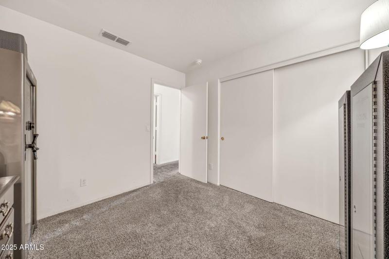 12119 W Dahlia Dr-21