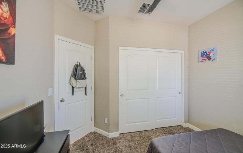 Bedroom 2-pic 2