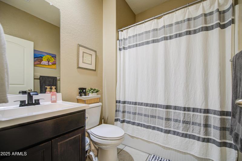 Bathroom 3-pic 2
