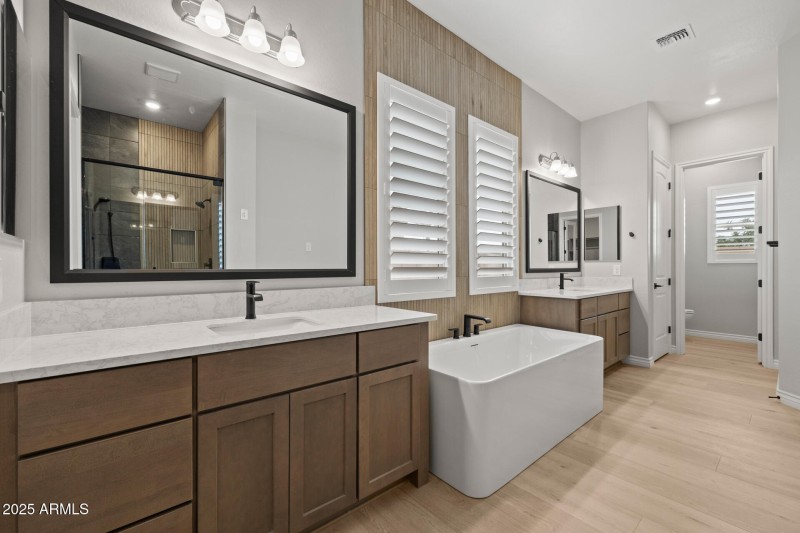 30)PRIMARY BATH DOWN