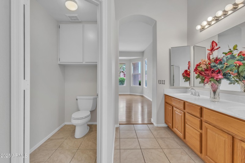 MASTER W/DBL SINKS