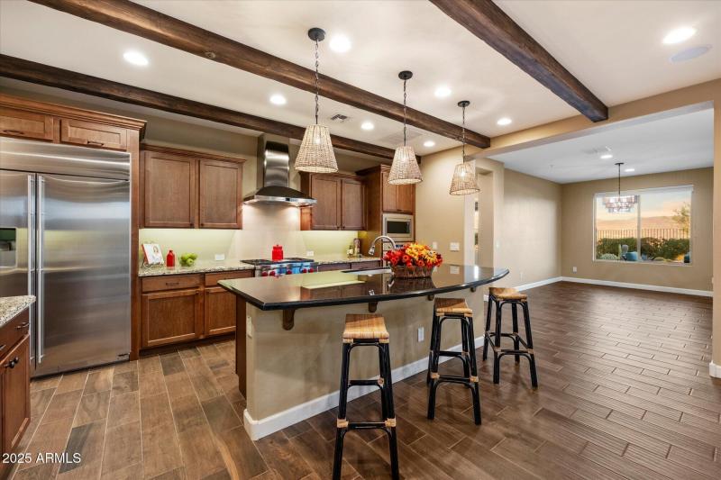 Breakfast Bar/Island