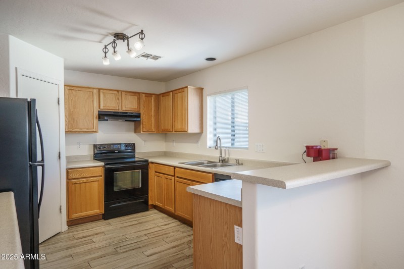 7) KITCHEN