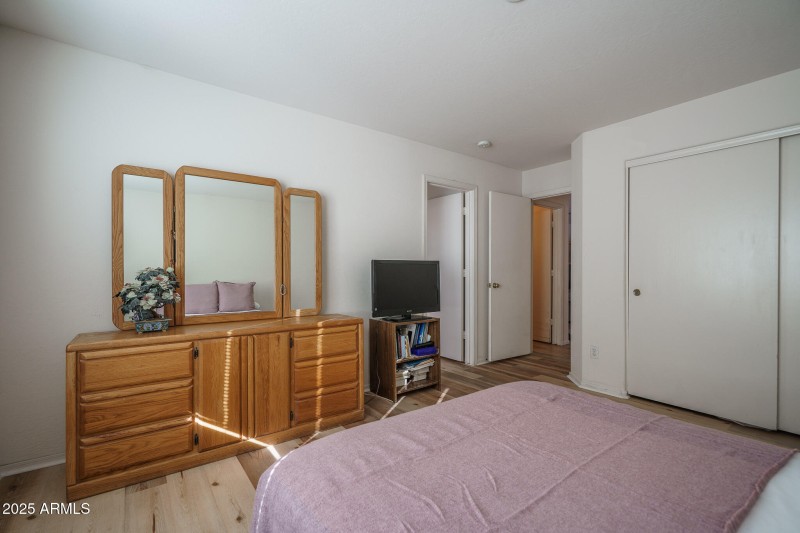 12) PRIMARY SUITE