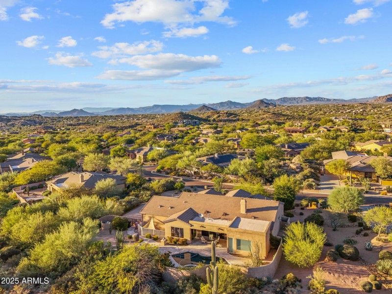 11433 E Cavedale Dr-47
