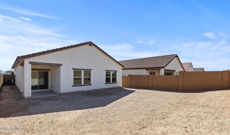 MR Lot #68 Back Exterior 2 (Large)