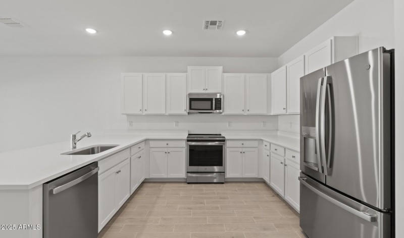 MR Lot #68 Kitchen 3 (Large)