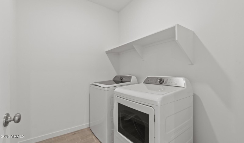 MR Lot #68 Laundry (Large)