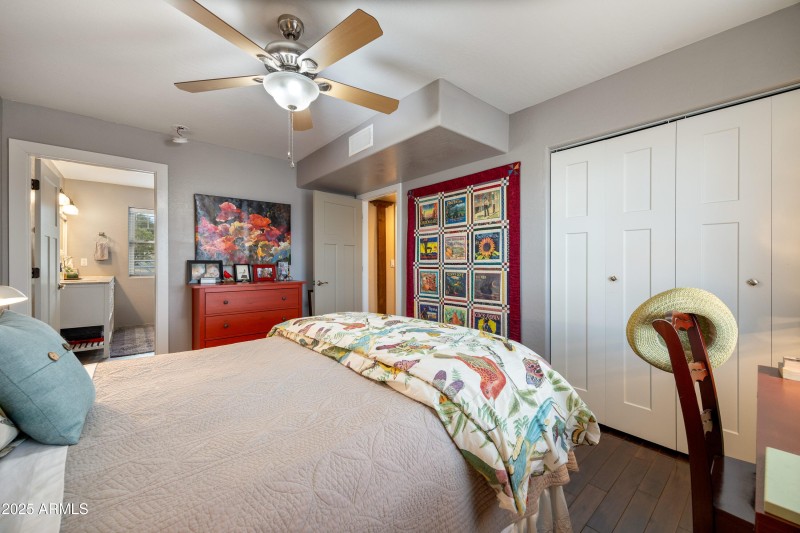 Primary Bdrm twd Bath