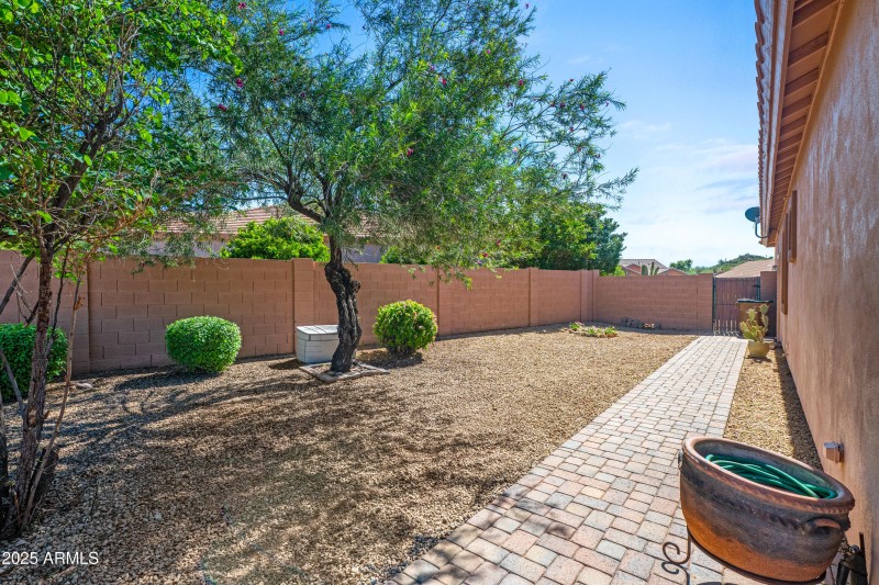 7080-E-Casa-Requena-Drive-47