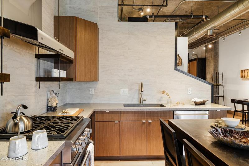 24-21 E Sixth St_24