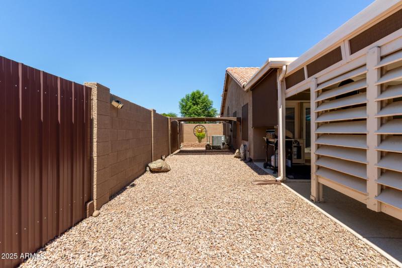 RV Gate & Side Yard