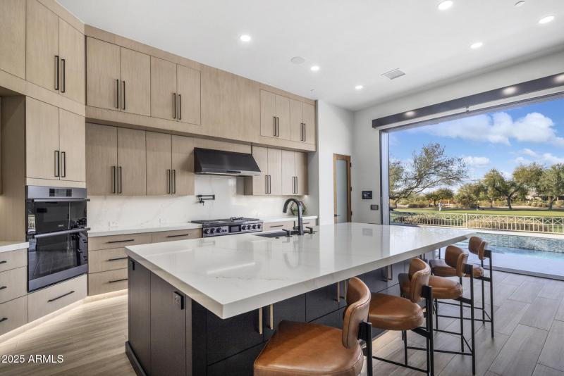 Kitchen with Oversized 1-Slab Island