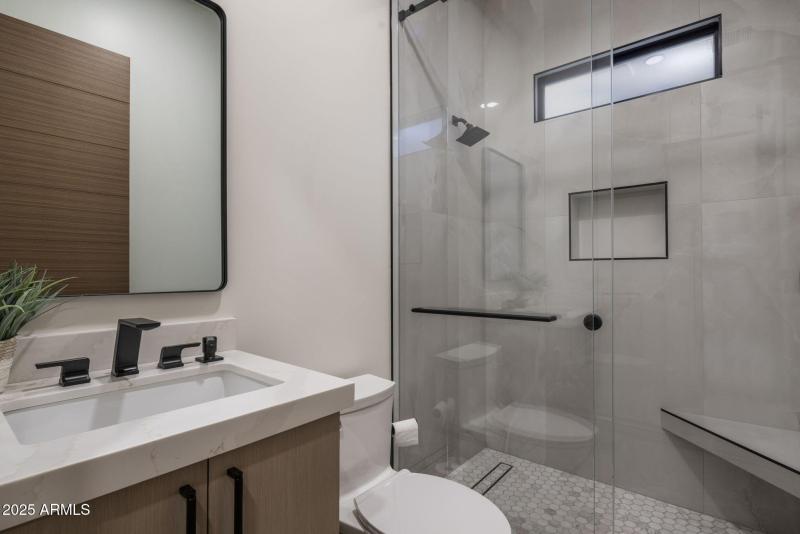 Guest Bathroom 3