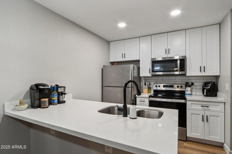 13-web-or-mls-N Alma School Rd-S1710-013