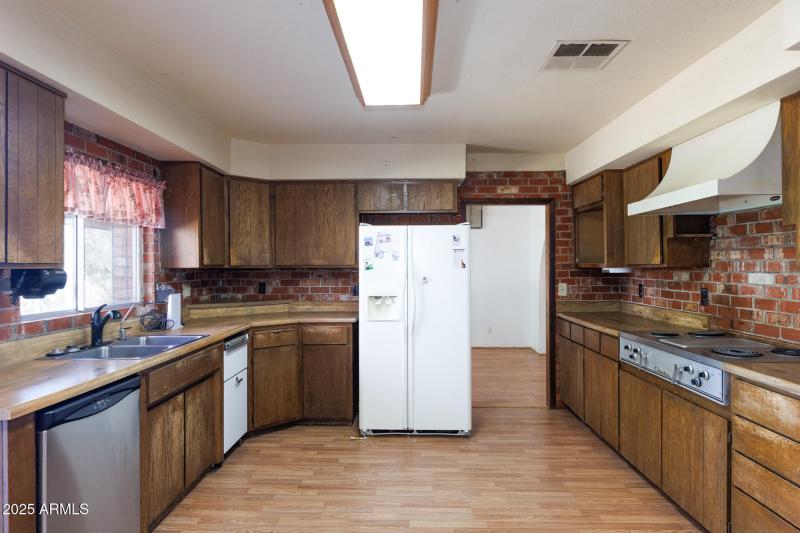 Kitchen 4