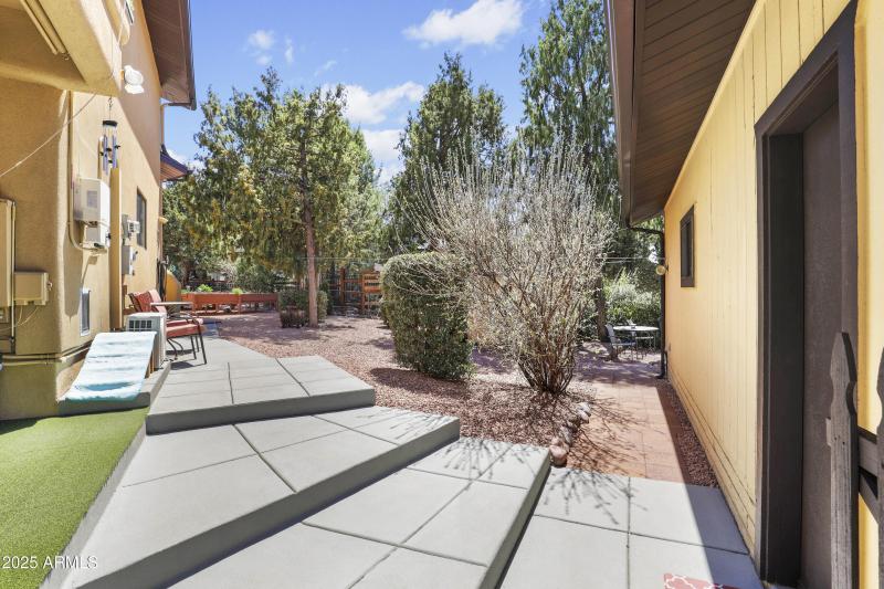 SIDE YARD