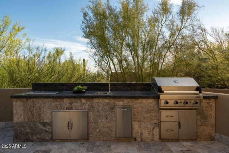 Outdoor kitchen