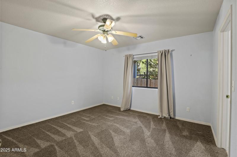Guest Bedroom 1 (1)