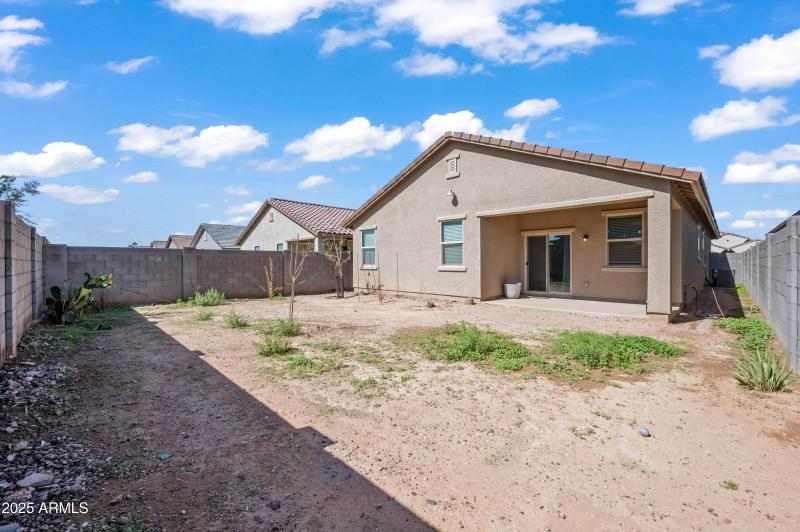 10519 W Atlantis Way Tolleson AZ 85353-5