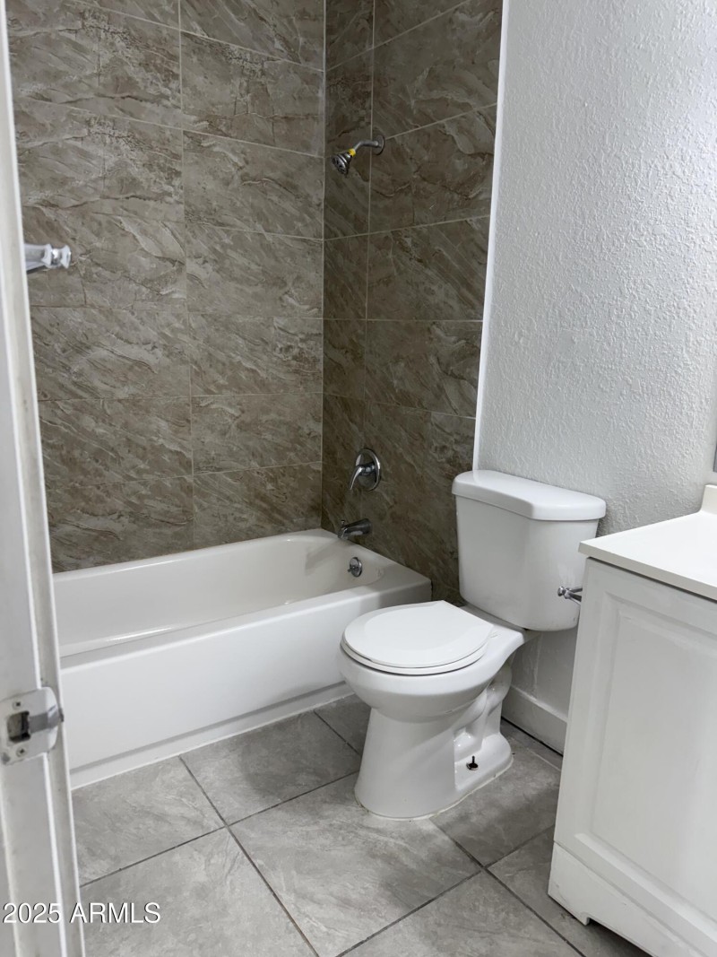 Primary Bath en suite