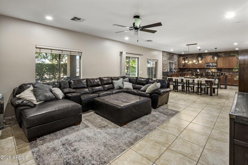 3-web-or-mls-D46A5307