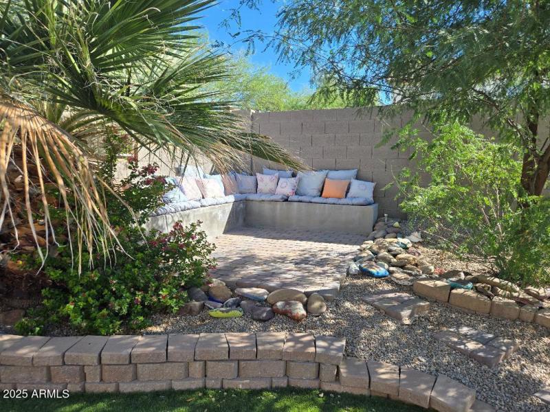 Huber Backyard Sitting Area