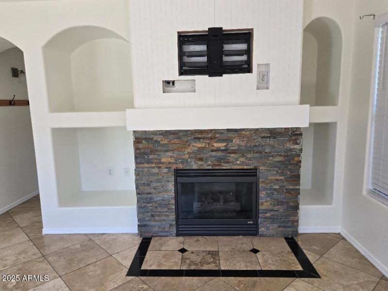 Huber Fireplace