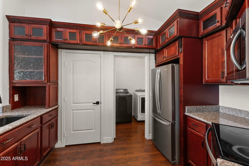 Kitchen & Pantry