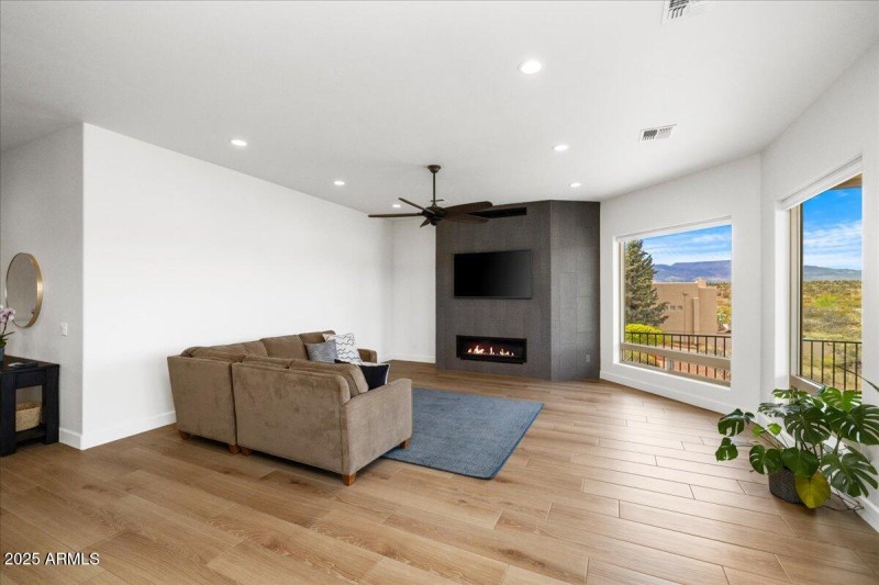 05-Living Room