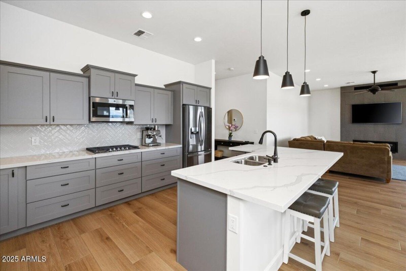 11-Kitchen