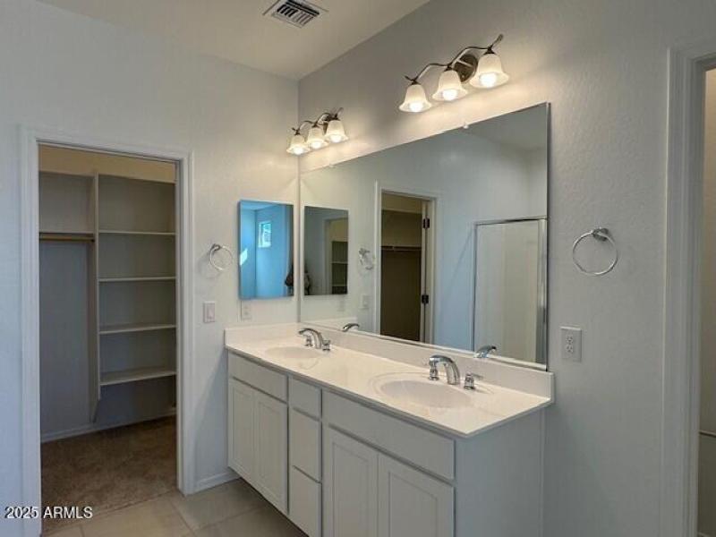 Primary Dual Vanities