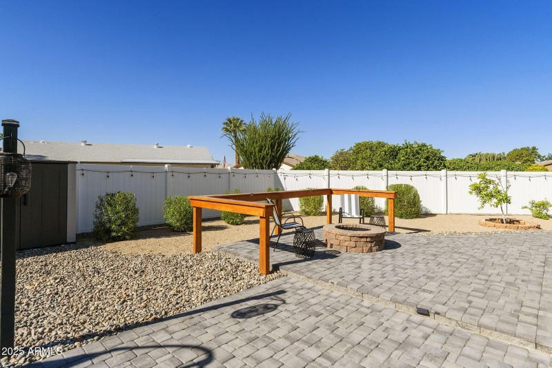 Fire Pit Sitting Area