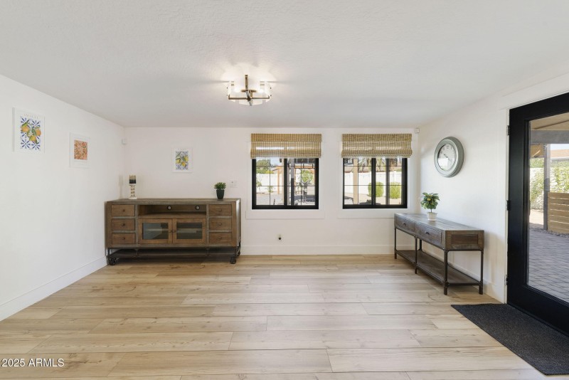 Back Living Room/Officel