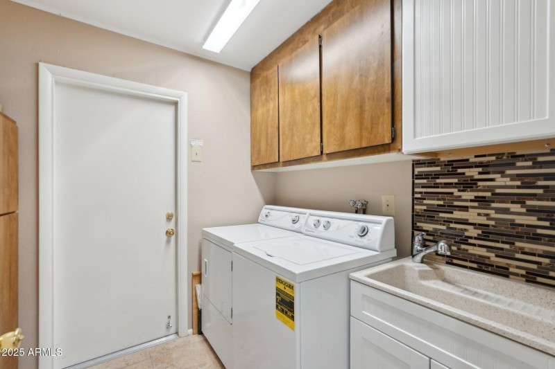 23-web-or-mls-N Agua Fria Dr-04042025-02