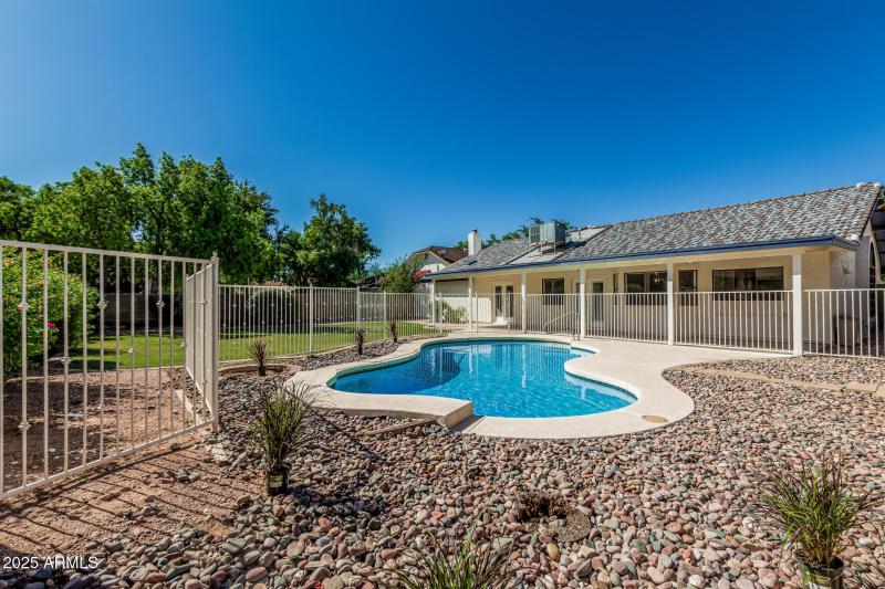 36 Ashbrook