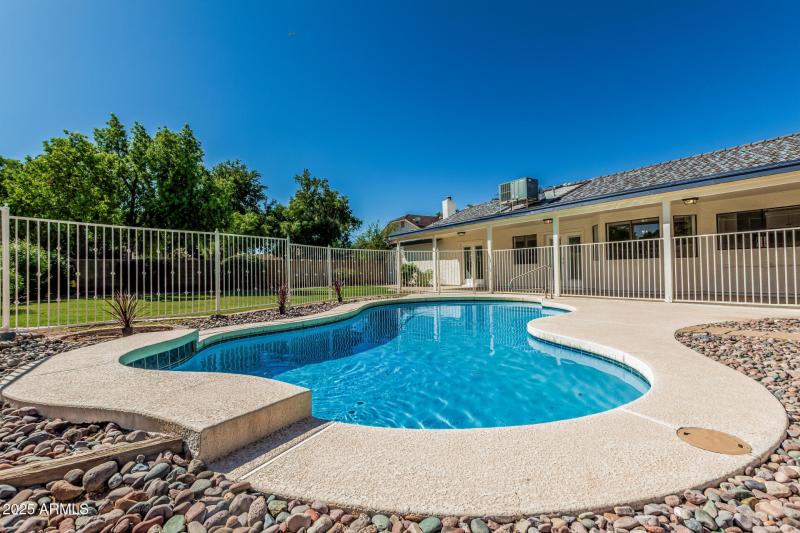 37 Ashbrook