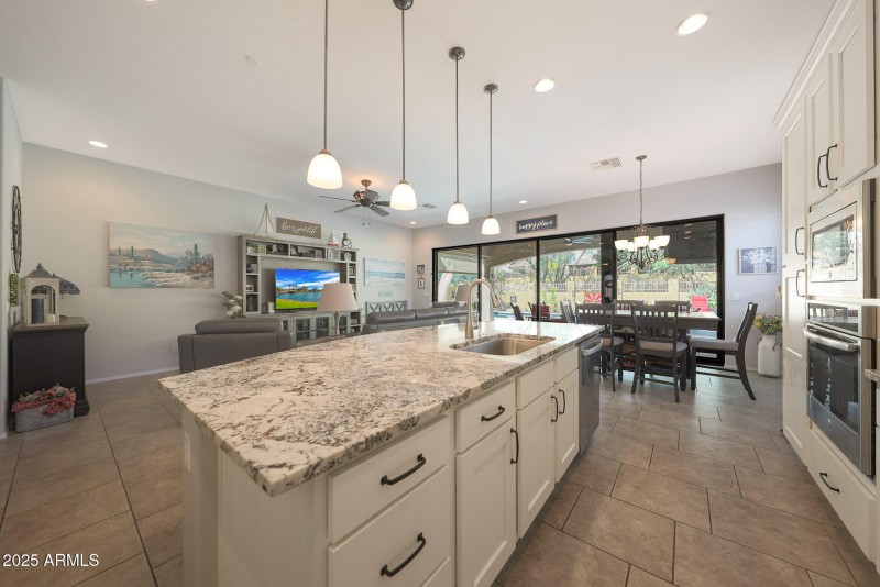 Bright & Open Floorplan