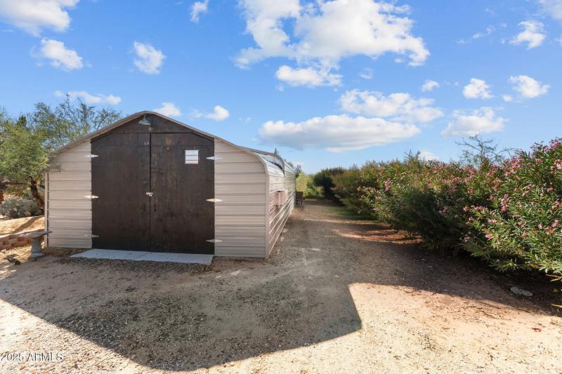 Detached garage