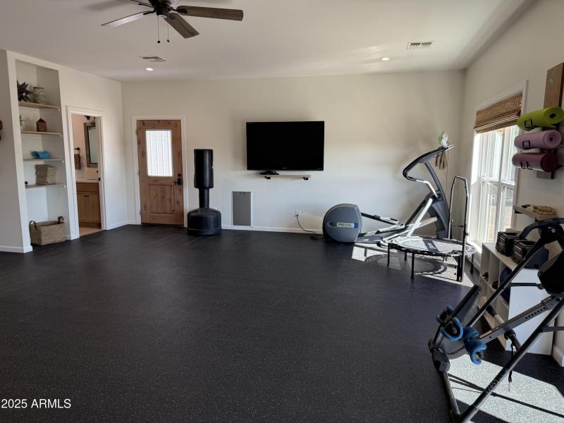 32 bonus room