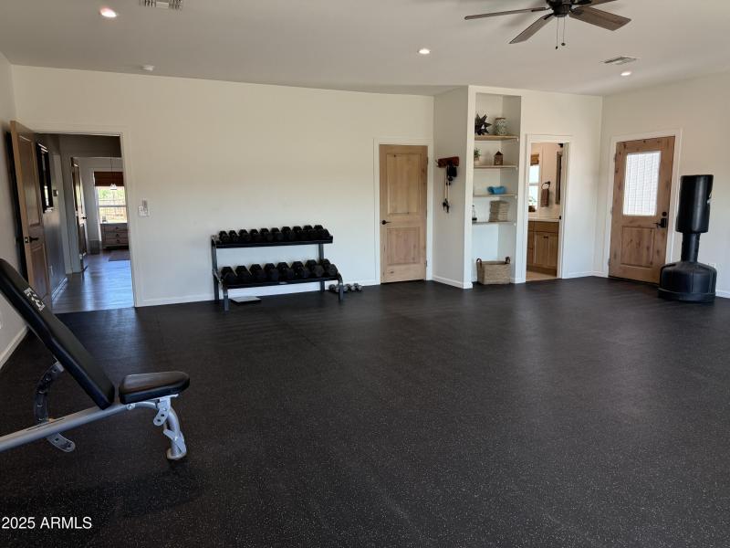 33 bonus room