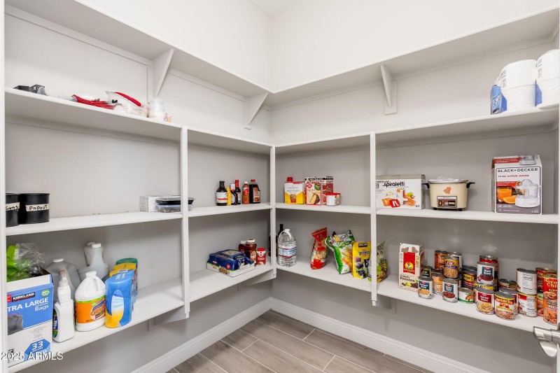 Walk in Pantry