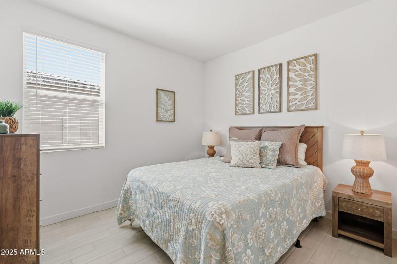 Guest Bedroom2