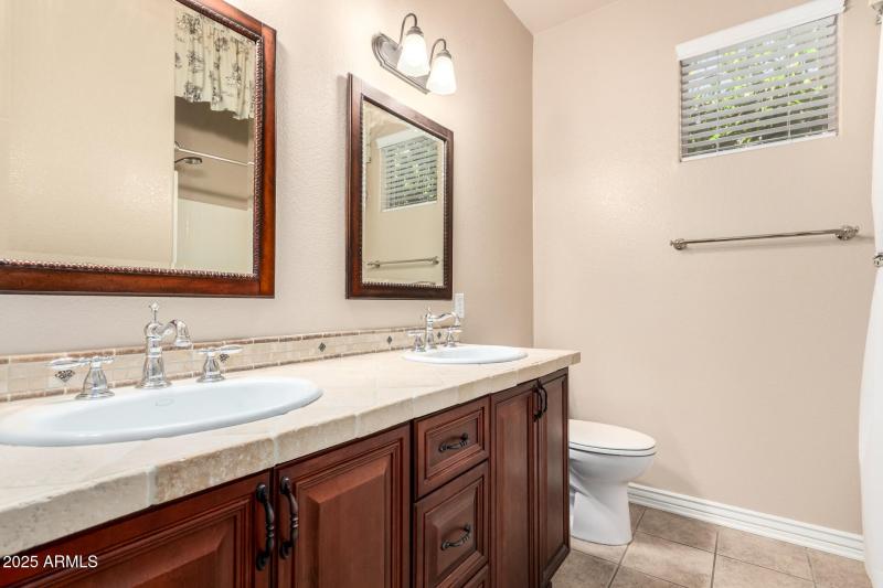 3544 E LEXINGTON CT, Gilbert, AZ 85234