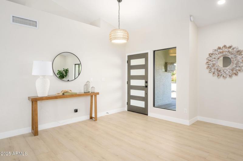 20-web-or-mls-BellaVista-27