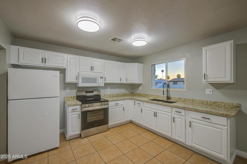 Kitchen 4