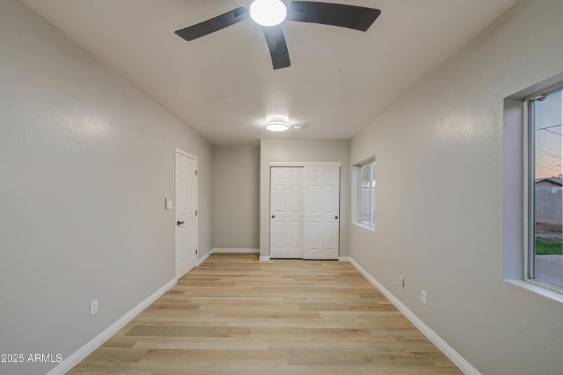 Bedroom 5-pic 2