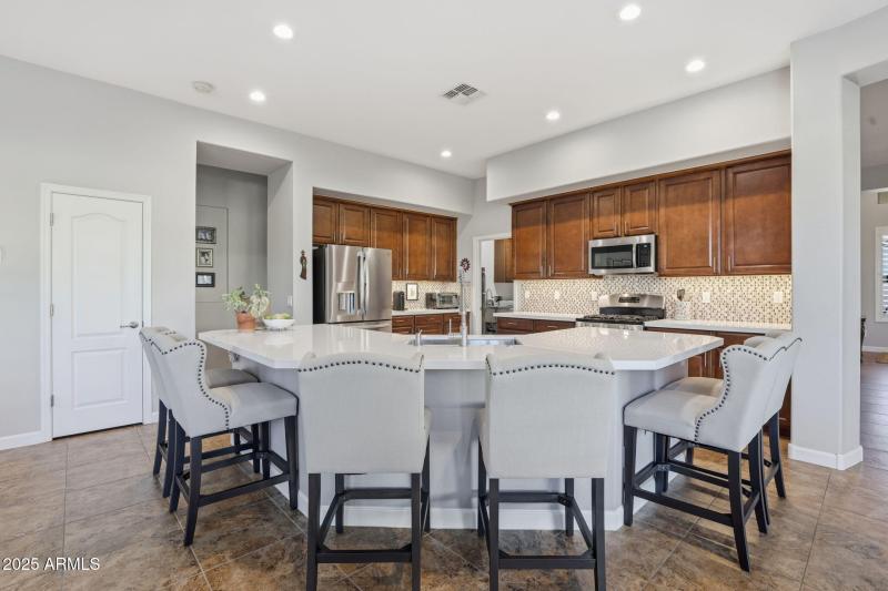 Kitchen Breakfast Bar