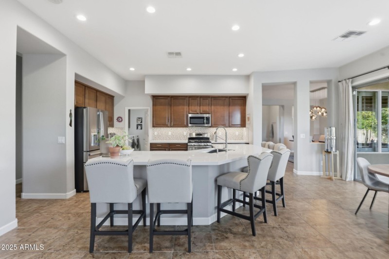 Kitchen Breakfast Bar