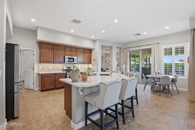 Kitchen/Breakfast Nook